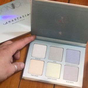 🛍Anastasia Beverly Hills ‘Moon Child’ Glow Kit ✨
